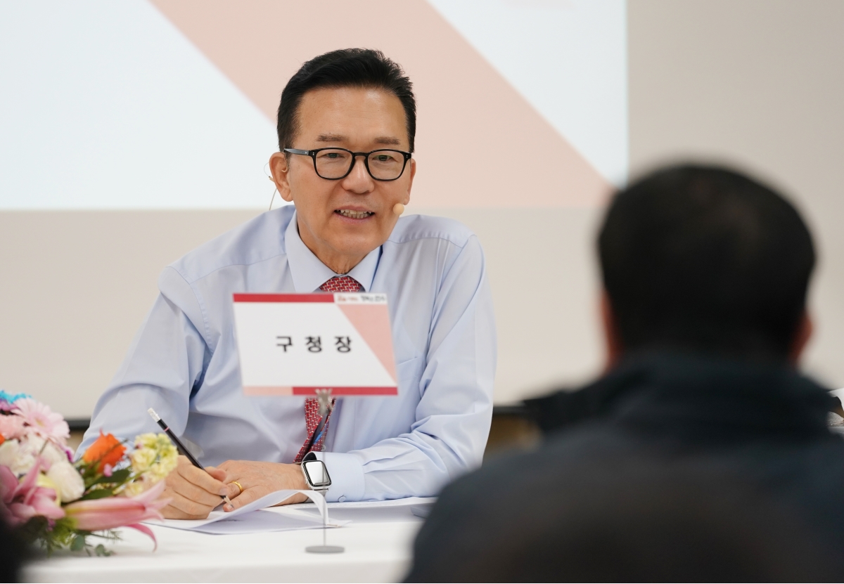 연수구는 지난 30일 동춘2동 행정복지센터를 마지막으로 2026년 구청장 동 행정복지센터 연두방문을 성공적으로 마무리했다